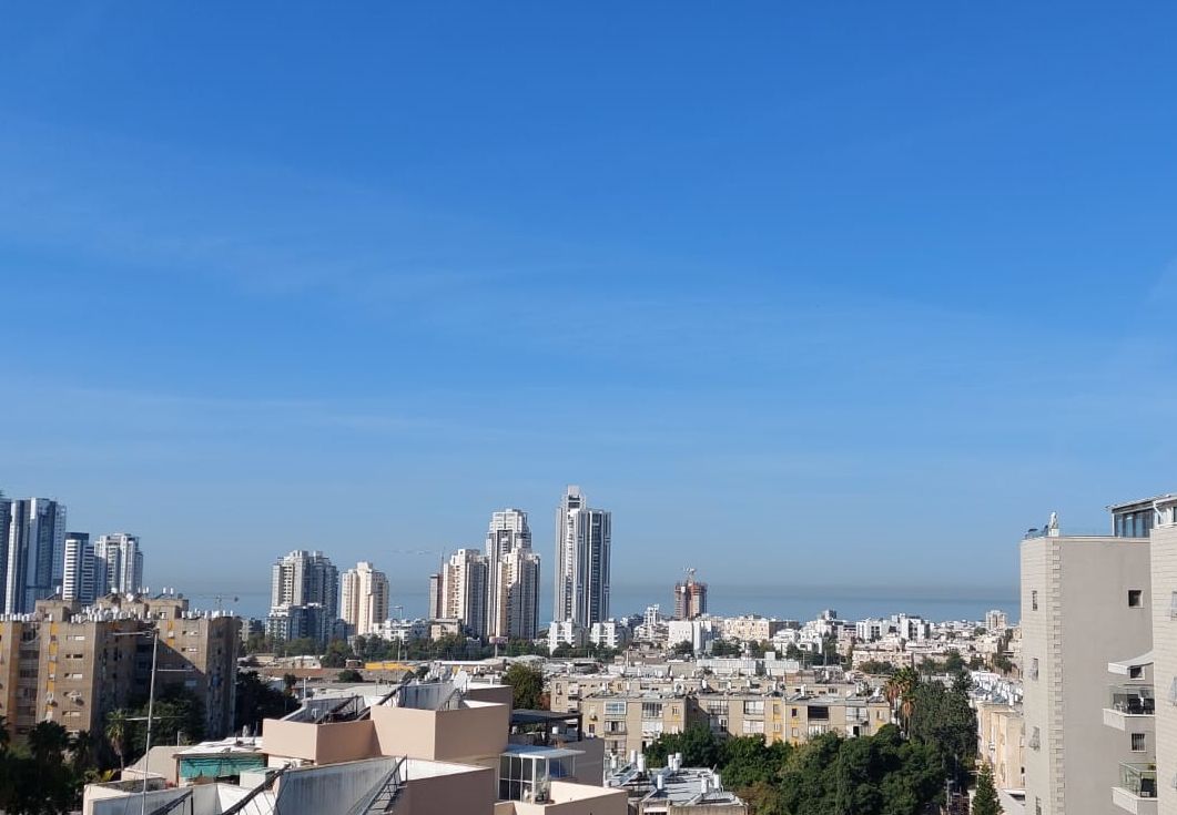 דירת 6 חד' (5+ ממ"ד).נוף לים קומה גבוהה.